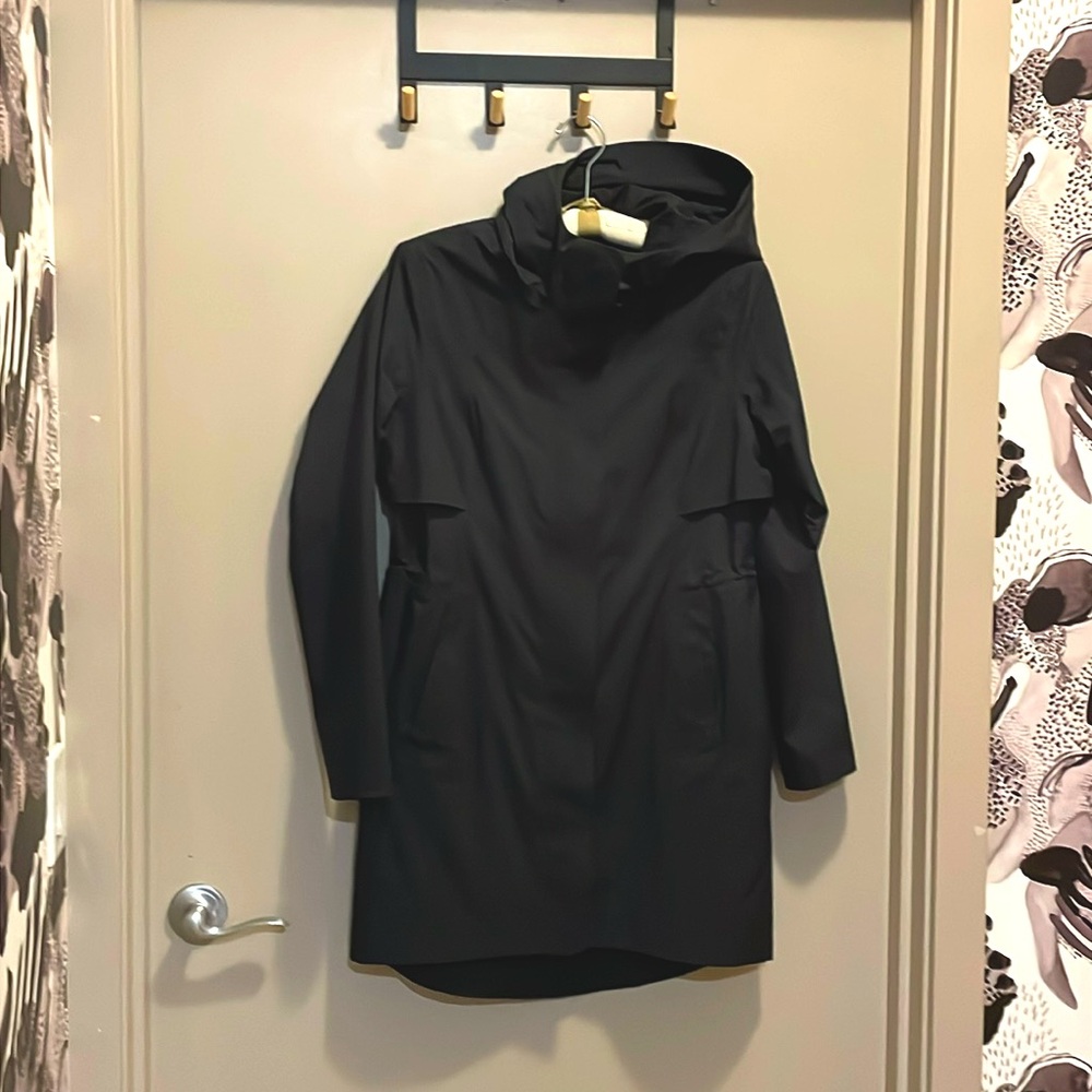 Lululemon Rain Rebel Jacket Size 10